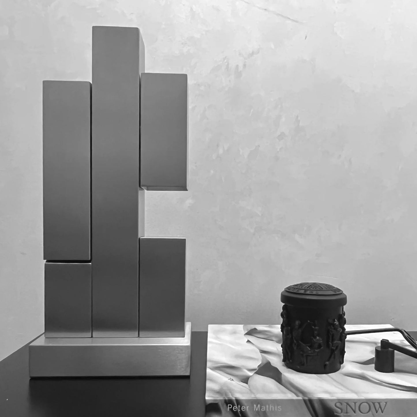 Interstellar Robot Middle-Ancient Bauhaus Metal Atmosphere Table Lamp Decoration Model Room Living Room Study Creative