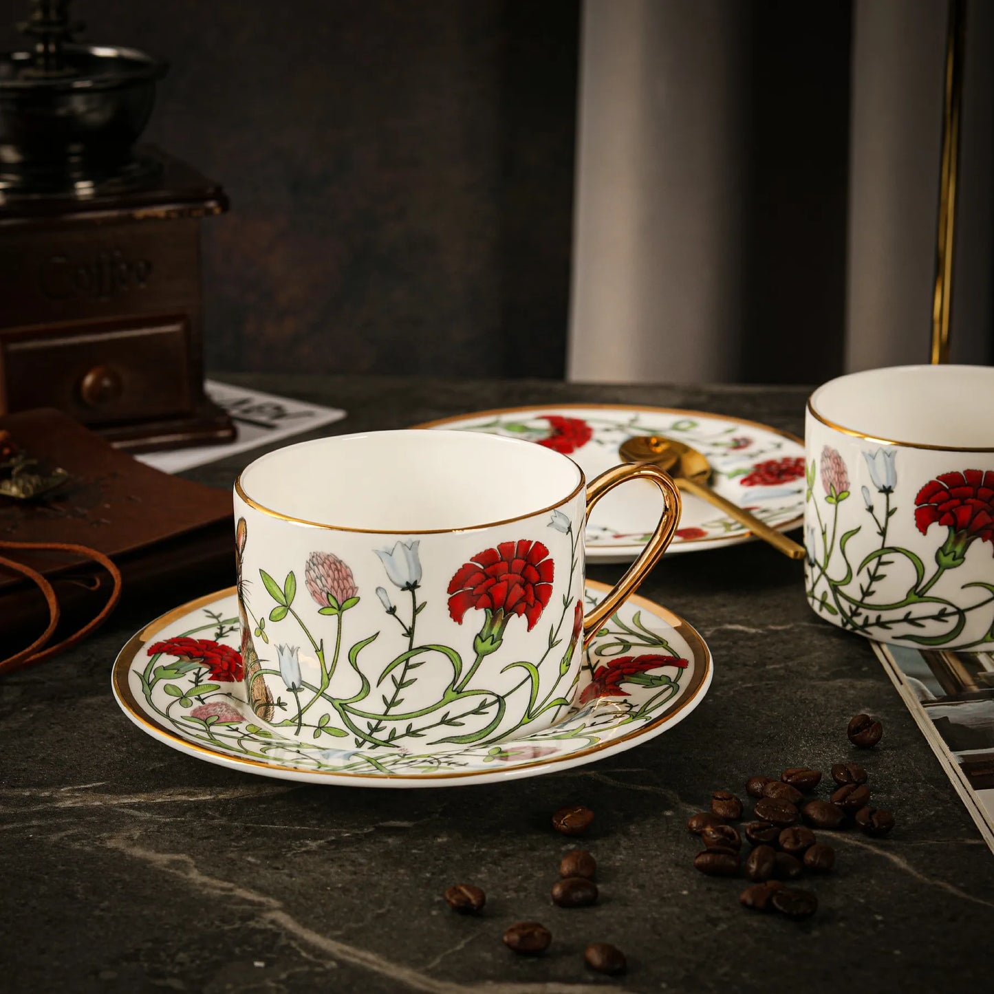 Russian Royal Porcelain Lomonosov Cartoon Rabbit Gold Plated Bone China Coffee Cup and Saucer Gift Box Gift Coffee Cup Set