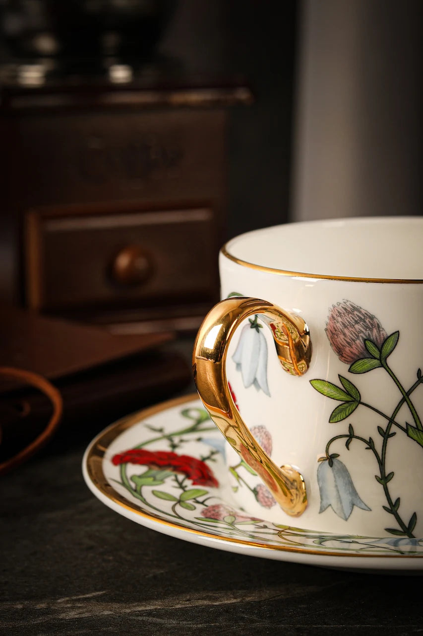 Russian Royal Porcelain Lomonosov Cartoon Rabbit Gold Plated Bone China Coffee Cup and Saucer Gift Box Gift Coffee Cup Set