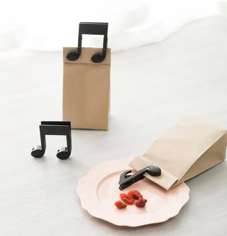 Single Double Music Notes Sock Clips Bag  Clamp Cloth Dry Storage Hanger Lingerie Hooks  Hat Underwear  HK-40