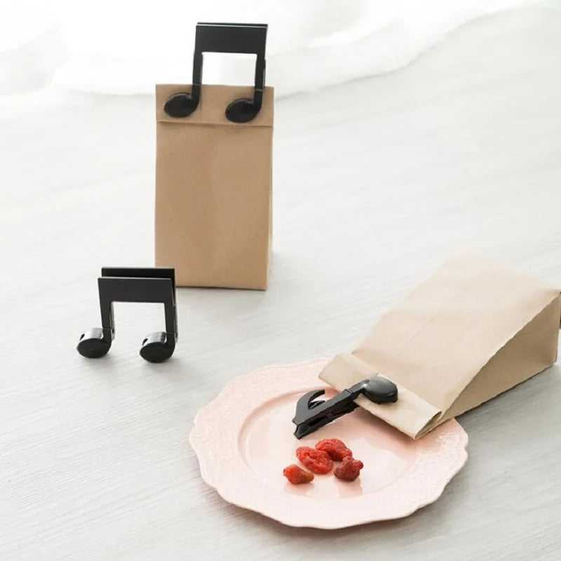 Single Double Music Notes Sock Clips Bag  Clamp Cloth Dry Storage Hanger Lingerie Hooks  Hat Underwear  HK-40