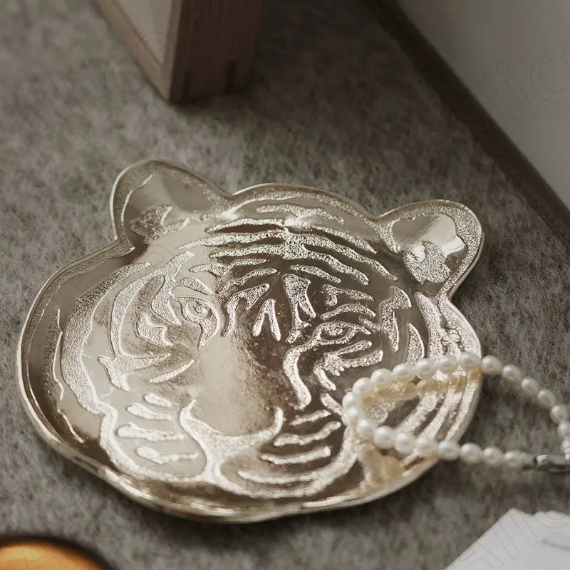 Nordic Metal Storage Tray Light Luxury Tiger Head Shape Jewelry Organizer Dresser Simplicity Aromatherapy Trays Home Decoration