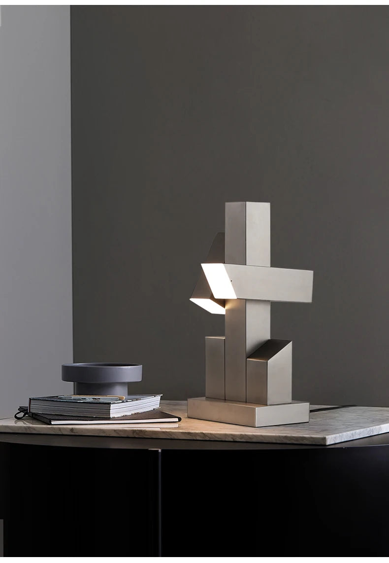 Interstellar Robot Middle-Ancient Bauhaus Metal Atmosphere Table Lamp Decoration Model Room Living Room Study Creative