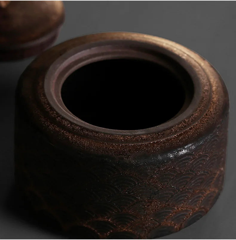 Nordic Ceramic Storage Jar with Lid Gilt Auspicious Clouds Relief Coffee Table Tea Canister Retro Seal Kitchen Cereal Dispenser