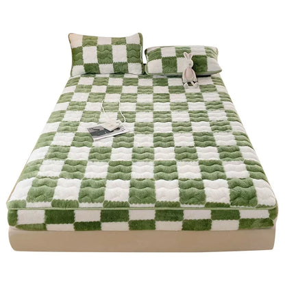 Milk Velvet Bed Sheet Cotton Mattress and Three Piece Set of Autumn and Winter New Coral Velvet Mattress Protective Cover