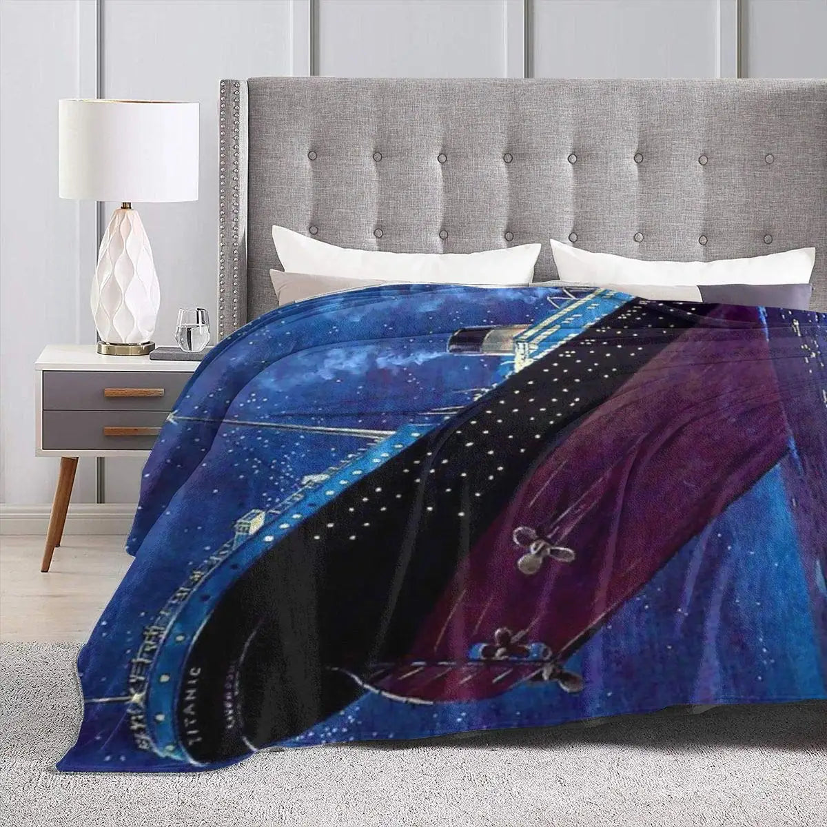 Titanic Sinking Throw Blanket Super Soft Fuzzy Cozy Warm Plush Blanket for Bed Couch Chair Living Room Spring Fall Winter Spring